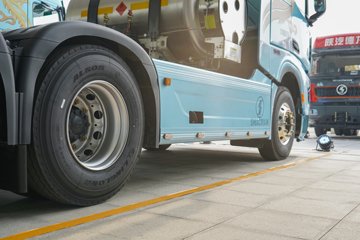 ��������X6000C 14.5L LNG 630���� 6X4 ��ʿ��12�� AMT�Զ��� ǣ����ͼƬ