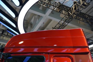 �й������ɶ����ó� V7-X 6X4 ���̻�϶���ǣ���� 140kWhͼƬ