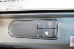 中国重汽成都商用车 V7-X 6X4 增程混合动力牵引车 140kWh