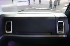 中国重汽成都商用车 V7-X 6X4 增程混合动力牵引车 140kWh