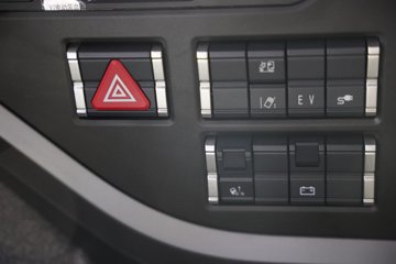 �й������ɶ����ó� V7-X 6X4 ���̻�϶���ǣ���� 140kWhͼƬ