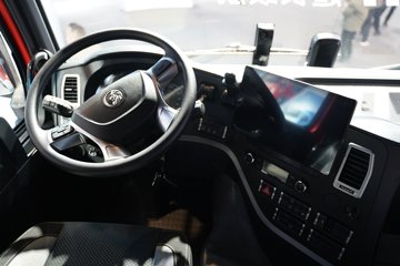 �й������ɶ����ó� V7-X 6X4 ���̻�϶���ǣ���� 140kWhͼƬ