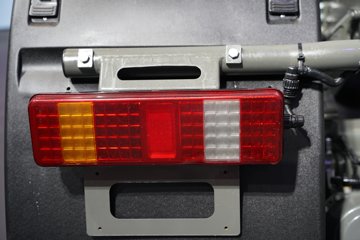 �й������ɶ����ó� V7-X 6X4 ���̻�϶���ǣ���� 140kWhͼƬ