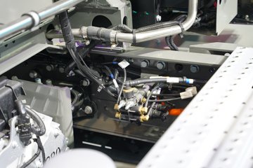 �й������ɶ����ó� V7-X 6X4 ���̻�϶���ǣ���� 140kWhͼƬ