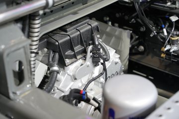 �й������ɶ����ó� V7-X 6X4 ���̻�϶���ǣ���� 140kWhͼƬ