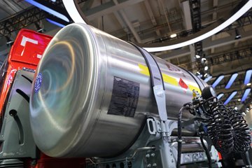 �й������ɶ����ó� V7-X 6X4 ���̻�϶���ǣ���� 140kWhͼƬ