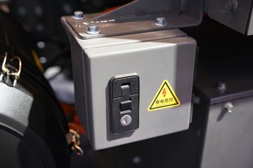 �й������ɶ����ó� V7-X 6X4 ���̻�϶���ǣ���� 140kWhͼƬ