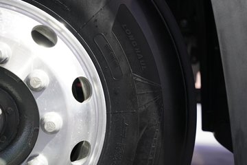 �й������ɶ����ó� V7-X 6X4 ���̻�϶���ǣ���� 140kWhͼƬ