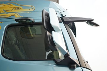 ��������X6000 ��ѡ�� 14.6L LNG 630���� 6X4 ��ʿ��16�� AMT�Զ��� ǣ����ͼƬ