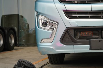 ��������X6000 ��ѡ�� 14.6L LNG 630���� 6X4 ��ʿ��16�� AMT�Զ��� ǣ����ͼƬ