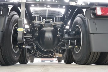 ��������X6000 ��ѡ�� 14.6L LNG 630���� 6X4 ��ʿ��16�� AMT�Զ��� ǣ����ͼƬ