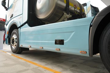 ��������X6000 ��ѡ�� 14.6L LNG 630���� 6X4 ��ʿ��16�� AMT�Զ��� ǣ����ͼƬ