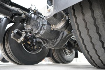 ��������X6000 ��ѡ�� 14.6L LNG 630���� 6X4 ��ʿ��16�� AMT�Զ��� ǣ����ͼƬ