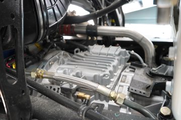 ��������X6000 ��ѡ�� 14.6L LNG 630���� 6X4 ��ʿ��16�� AMT�Զ��� ǣ����ͼƬ