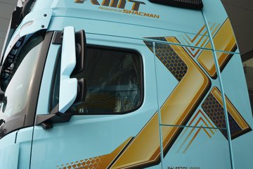 ��������X6000 ��ѡ�� 13.5L���� 630���� 6X4 ��ʿ��16�� AMT�Զ��� ǣ����ͼƬ