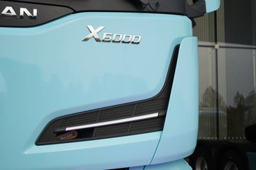 ��������X6000 ��ѡ�� 13.5L���� 630���� 6X4 ��ʿ��16�� AMT�Զ��� ǣ����ͼƬ