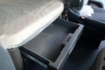 ��������X6000 ��ѡ�� 13.5L���� 630���� 6X4 ��ʿ��16�� AMT�Զ��� ǣ����ͼƬ