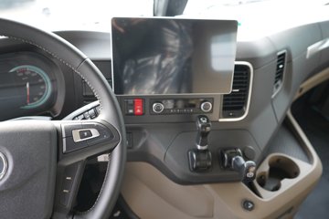 ��������X6000 ��ѡ�� 13.5L���� 630���� 6X4 ��ʿ��16�� AMT�Զ��� ǣ����ͼƬ