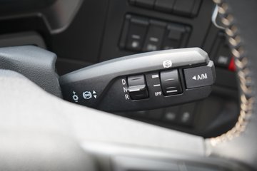 ��������X6000 ��ѡ�� 13.5L���� 630���� 6X4 ��ʿ��16�� AMT�Զ��� ǣ����ͼƬ