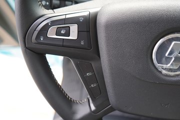 ��������X6000 ��ѡ�� 13.5L���� 630���� 6X4 ��ʿ��16�� AMT�Զ��� ǣ����ͼƬ