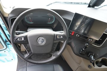 ��������X6000 ��ѡ�� 13.5L���� 630���� 6X4 ��ʿ��16�� AMT�Զ��� ǣ����ͼƬ