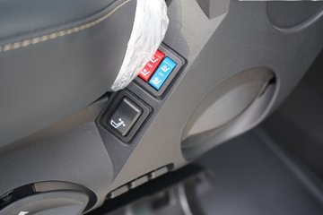 ��������X6000 ��ѡ�� 13.5L���� 630���� 6X4 ��ʿ��16�� AMT�Զ��� ǣ����ͼƬ