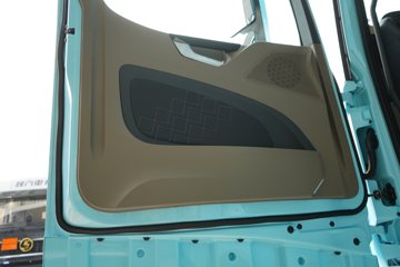 ��������X6000 ��ѡ�� 13.5L���� 630���� 6X4 ��ʿ��16�� AMT�Զ��� ǣ����ͼƬ