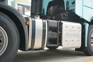 ��������X6000 ��ѡ�� 13.5L���� 630���� 6X4 ��ʿ��16�� AMT�Զ��� ǣ����ͼƬ