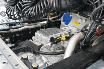 ��������X6000 ��ѡ�� 13.5L���� 630���� 6X4 ��ʿ��16�� AMT�Զ��� ǣ����ͼƬ