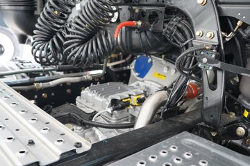 ��������X6000 ��ѡ�� 13.5L���� 630���� 6X4 ��ʿ��16�� AMT�Զ��� ǣ����ͼƬ