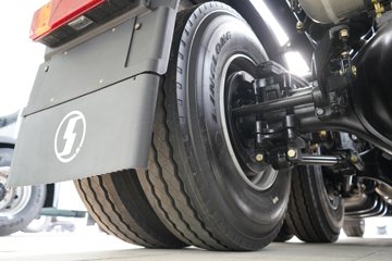 ��������X6000 ��ѡ�� 13.5L���� 630���� 6X4 ��ʿ��16�� AMT�Զ��� ǣ����ͼƬ