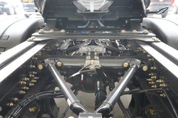 ��������X6000 ��ѡ�� 13.5L���� 630���� 6X4 ��ʿ��16�� AMT�Զ��� ǣ����ͼƬ