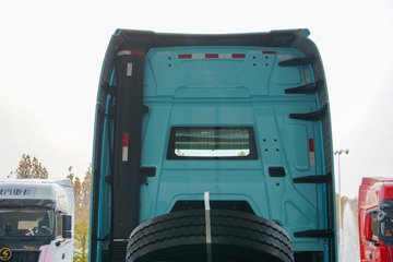 ��������X6000 ��ѡ�� 13.5L���� 630���� 6X4 ��ʿ��16�� AMT�Զ��� ǣ����ͼƬ