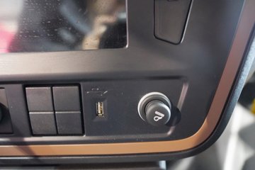 �������ó� ���KR PLUS 7.5L���� 385���� 4X2 ����8�� AMT�Զ��� 6.8�ײ�դʽ�ػ���ͼƬ