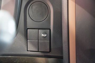 �������ó� ���KR PLUS 7.5L���� 385���� 4X2 ����8�� AMT�Զ��� 6.8�ײ�դʽ�ػ���ͼƬ