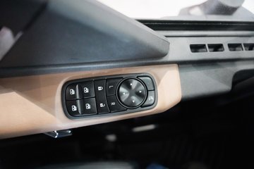 �������ó� ���KR PLUS 7.5L���� 385���� 4X2 ����8�� AMT�Զ��� 6.8�ײ�դʽ�ػ���ͼƬ