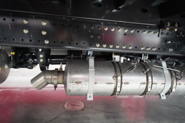 �������ó� ���KR PLUS 7.5L���� 385���� 4X2 ����8�� AMT�Զ��� 6.8�ײ�դʽ�ػ���ͼƬ