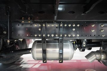 �������ó� ���KR PLUS 7.5L���� 385���� 4X2 ����8�� AMT�Զ��� 6.8�ײ�դʽ�ػ���ͼƬ