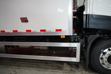 ��������KL 380���� 4X2 9.65����س�ͼƬ