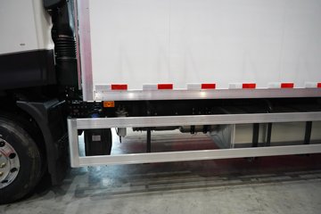 ��������KL 380���� 4X2 9.65����س�ͼƬ