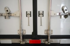 东风天龙KL 380马力 4X2 9.65米冷藏车