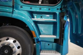 东风天龙KL&nbsp;牵引车驾驶室                                               图片