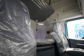 东风天龙KL&nbsp;牵引车驾驶室                                               图片