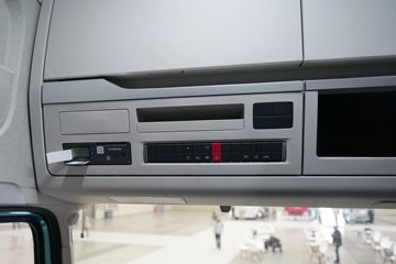 �������ó� ����KL 12.9L���� 600���� 6X4 ����12�� AMT�Զ��� ǣ����ͼƬ