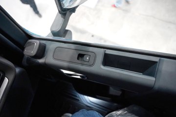 ��������KH 640���� 6X4 AMT�Զ��� ǣ����ͼƬ