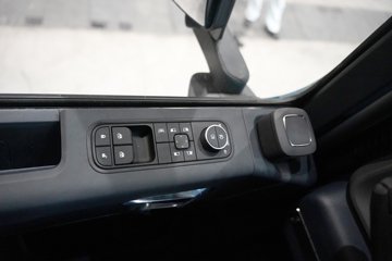 ��������KH 640���� 6X4 AMT�Զ��� ǣ����ͼƬ