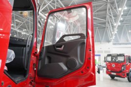 东风天锦KR&nbsp;平板运输车驾驶室图片