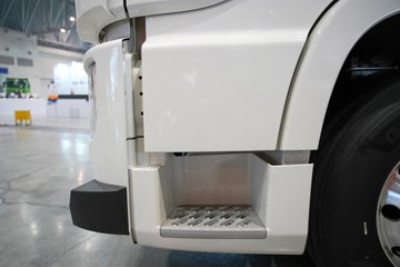 ���������콢KX 14.5L LNG 630���� 6X4 Ӯ�� AMT����һ�� ǣ����ͼƬ