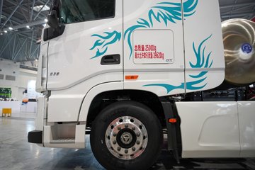 ���������콢KX 14.5L LNG 630���� 6X4 Ӯ�� AMT����һ�� ǣ����ͼƬ