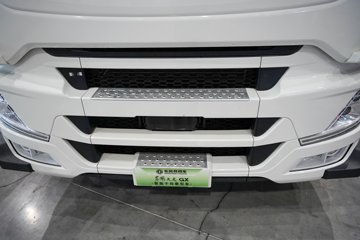 ���������콢KX 14.5L LNG 630���� 6X4 Ӯ�� AMT����һ�� ǣ����ͼƬ